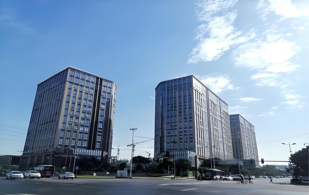 联邦财富中心外立面图